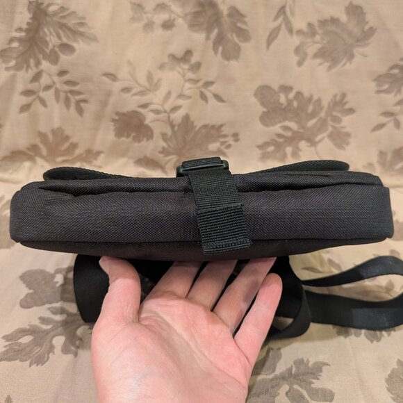 Eddie Bauer Crossbody Connect Tech Travel Day Bag, Gently Used! EUC - Picture 4 of 12